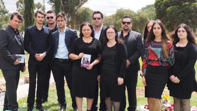 Graveside4