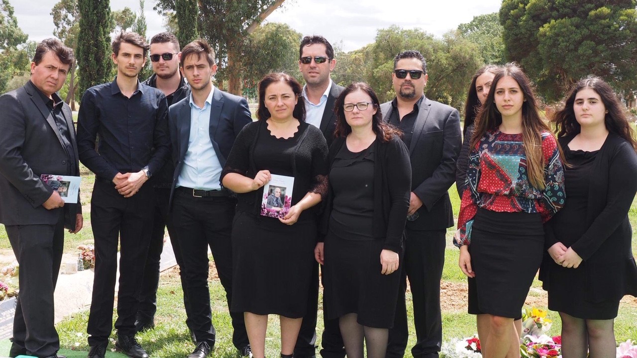 Graveside4